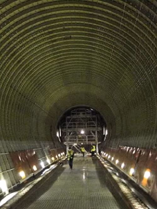 Cục bướu có đường kính 7,1 mét rộng rãi để chở hàng hàng cồng kềnh hoặc có trọng tải lớn.