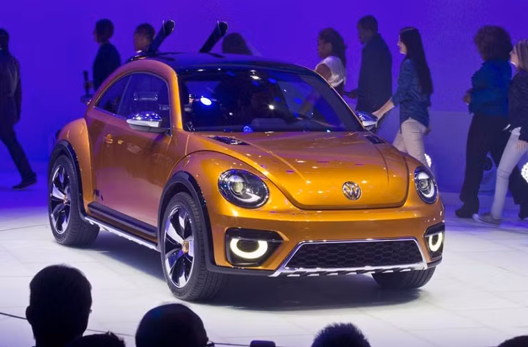 Chiếc Volkswagen Beetle Dun vẫn giữ được dáng vẻ đặc trưng của dòng Volkswagen nhưng thêm nhiều chi tiết khác tăng phần tiện nghi cho người lái.