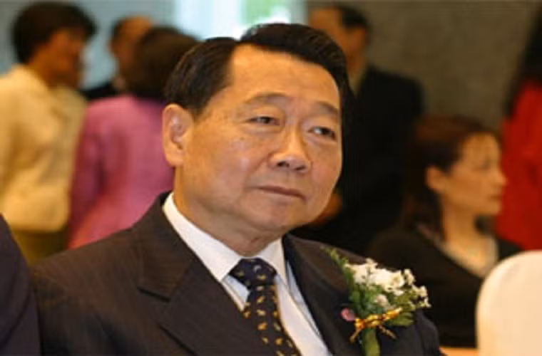 Với giá trị tài sản hơn 7.4 tỷ USD, Dhanin Chearavanont 72 tuổi đứng đầu danh sách 40 người giàu nhất Thái Lan theo đánh giá của Forbes, xếp thứ 152 thế giới.