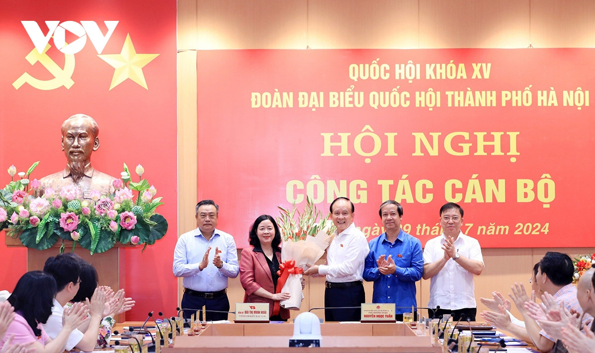 Bà Bùi Thị Minh Hoài làm Trưởng đoàn ĐBQH thành phố Hà Nội - Hình 3 Ba Bui Thi Minh Hoai lam Truong doan DBQH thanh pho Ha Noi-Hinh-3
