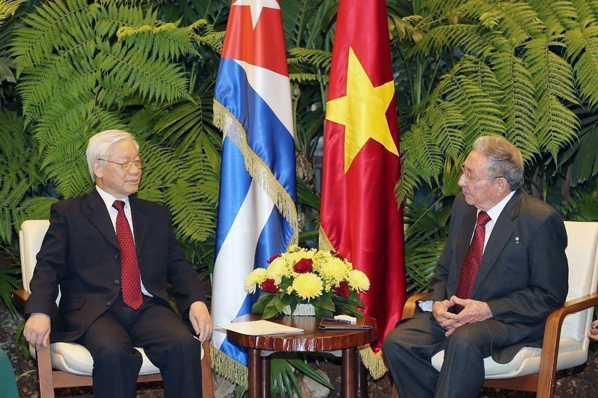 br/> Đồng chí Raul Castro Ruz, Bí thư Thứ nhất Ban Chấp hành Trung ương Đảng Cộng sản Cuba, Chủ tịch Hội đồng Nhà nước và Hội đồng Bộ trưởng Cộng hòa Cuba đón và hội đàm với Tổng Bí thư Nguyễn Phú Trọng chiều 29/3/2018, tại Cung Cách mạng ở Thủ đô La Habana. Ảnh: Trí Dũng/TTXVN