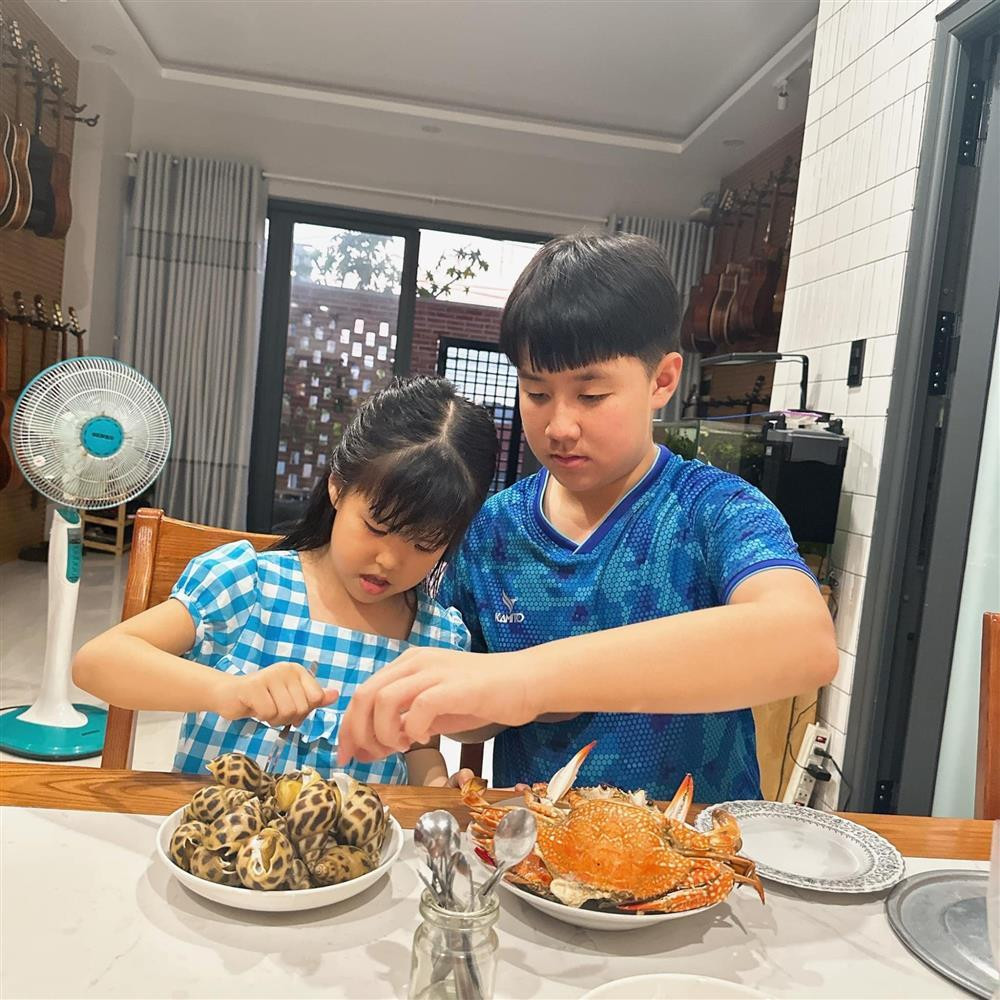 Le Phuong khoe anh con trai, he lo moi quan he voi chong thu 2-Hinh-5