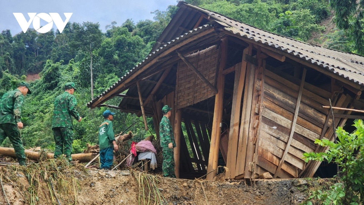Lũ quét tại Mường Pồn, ít nhất 2 người chết, 5 người mất tích - Hình 3 Lu quet tai Muong Pon, it nhat 2 nguoi chet, 5 nguoi mat tich-Hinh-3