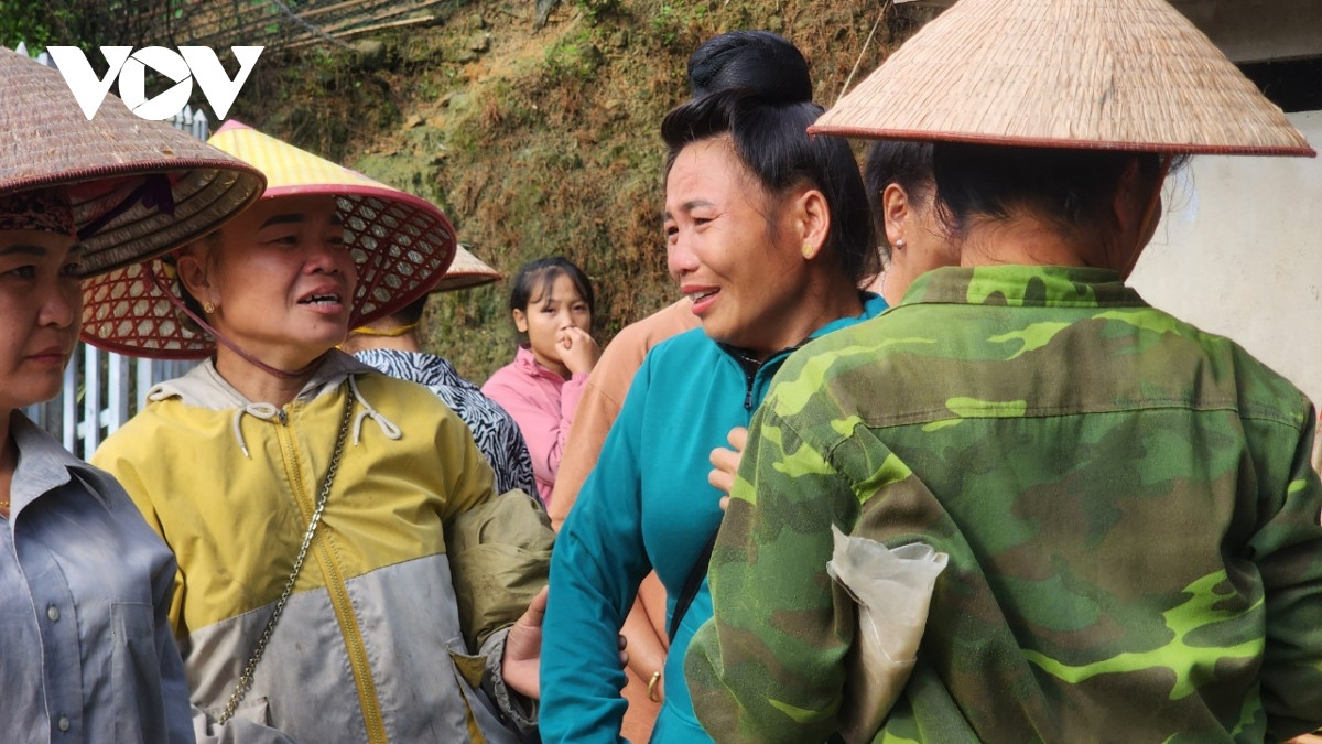 Lũ quét tại Mường Pồn, ít nhất 2 người chết, 5 người mất tích - Hình 4 Lu quet tai Muong Pon, it nhat 2 nguoi chet, 5 nguoi mat tich-Hinh-4