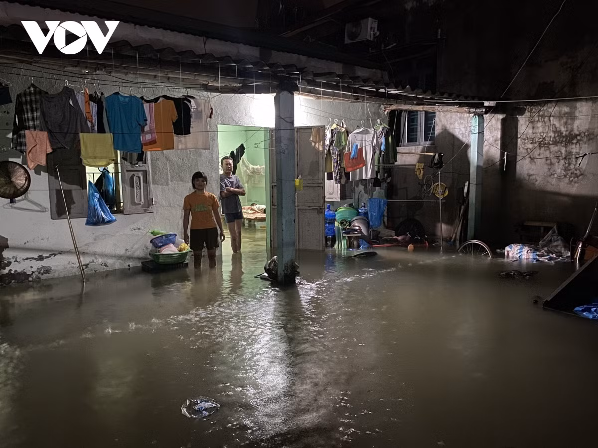 Tại phường Cao Thắng có khu vực ngập sâu 0,6m; khu 4 phường Hà Trung có điểm ngập 1,2m