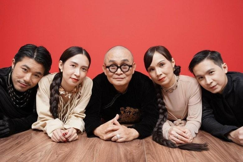 Xuan Hinh khoe anh gia dinh, nhan sac ba xa nhan ‘mua’ loi khen-Hinh-2