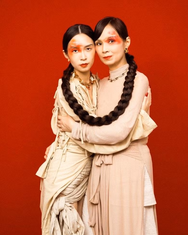 Xuan Hinh khoe anh gia dinh, nhan sac ba xa nhan ‘mua’ loi khen-Hinh-3