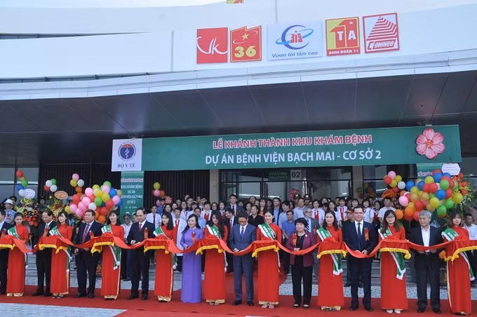 Vi sao 2 benh vien nghin ty bi bo hoang sau 8 nam khoi cong?