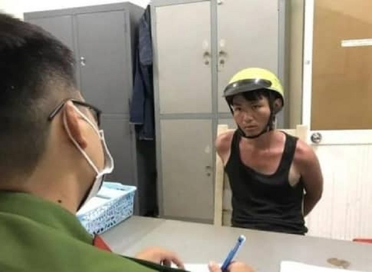 Dau hieu la o nhung vu cuop tiem vang nem ra duong-Hinh-2