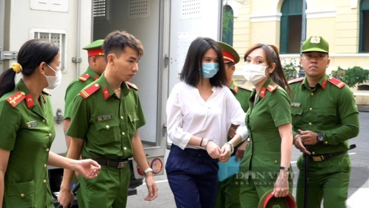 Ngoc Trinh bi phat tu: Bai hoc de khong ai “nhon” voi phap luat