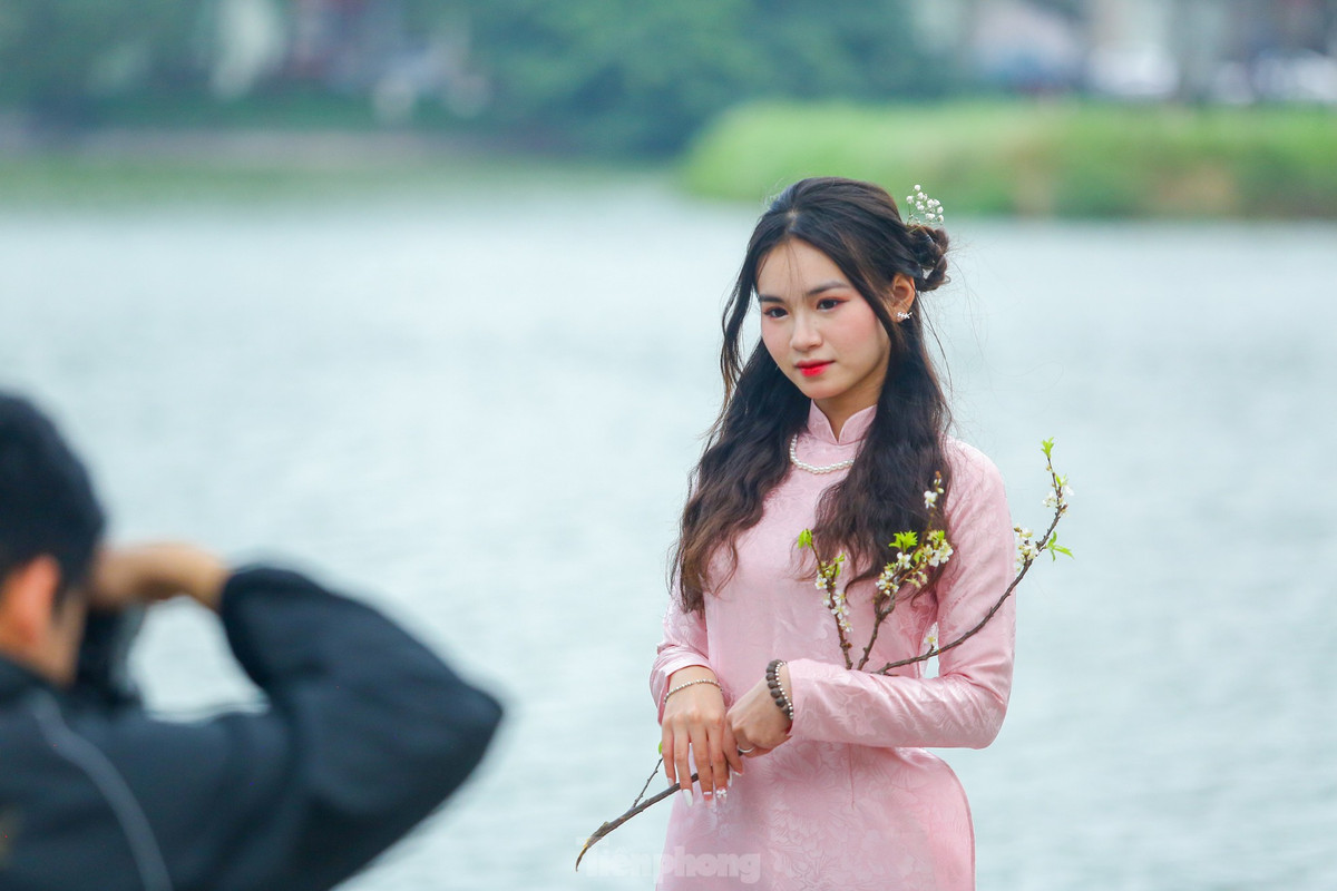 Ho Hoan Kiem ruc ro sac hoa xuan-Hinh-20