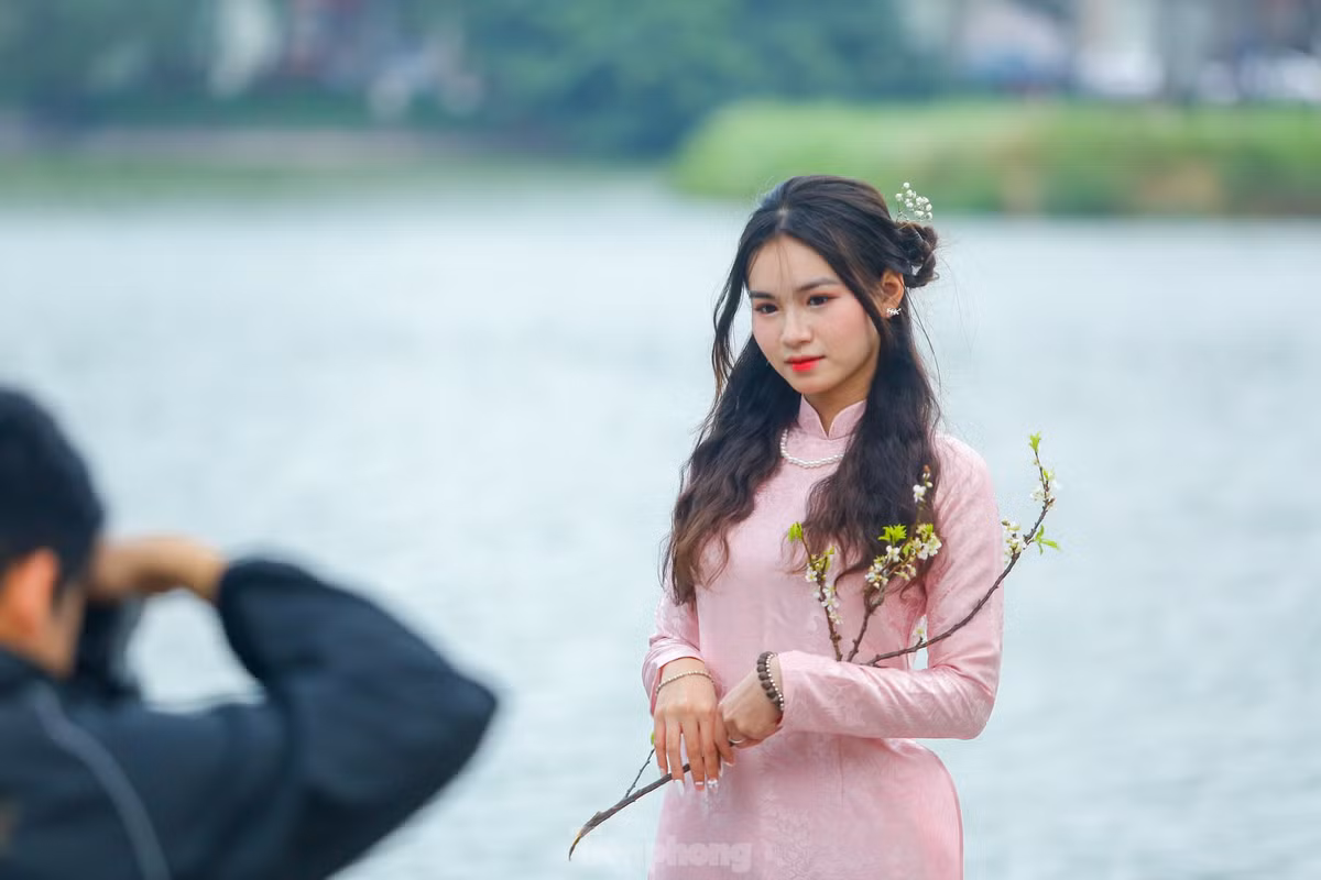 Ho Hoan Kiem ruc ro sac hoa xuan-Hinh-20