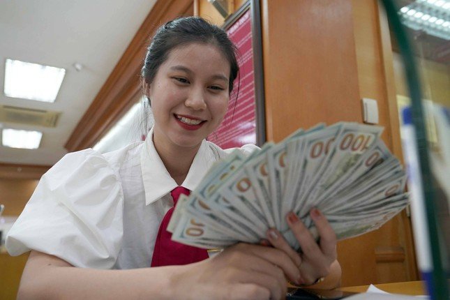 He lo thu nhap cua nhan vien ngan hang