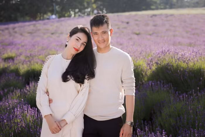 Cong Vinh - Thuy Tien tiep tuc gap 