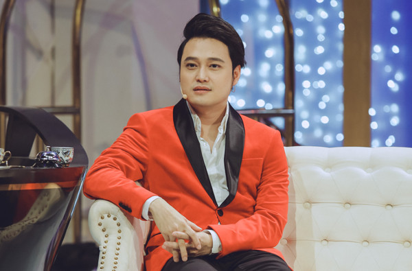Gia the va doi thuc bi an nhat nhi showbiz cua Quang Vinh-Hinh-2