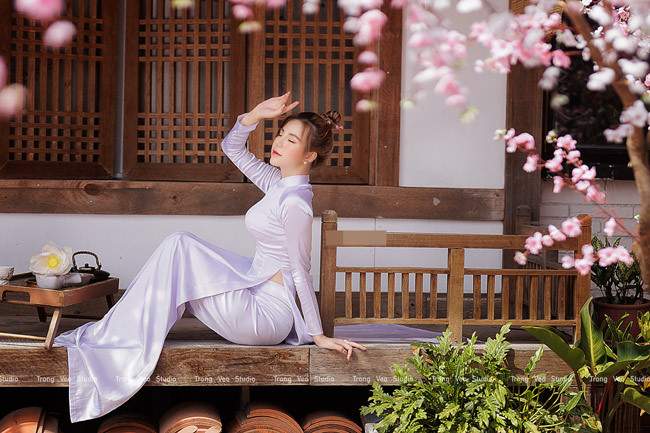 Nét mơn mởn xuân thì của cô gái 23 tuổi hiển hiện trong từng bức ảnh.