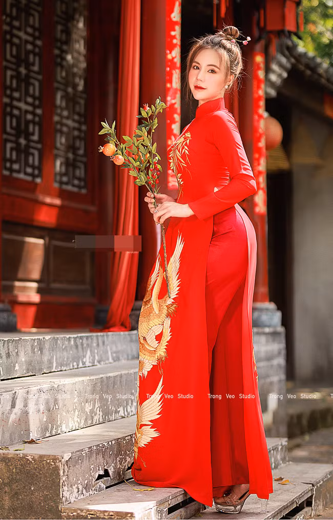 Linh Rin hiện là mẫu ảnh, diễn viên có tiếng trên mạng xã hội.