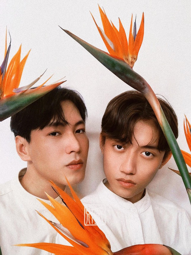 Hai chang trai hien tang toc cho benh nhan ung thu-Hinh-6