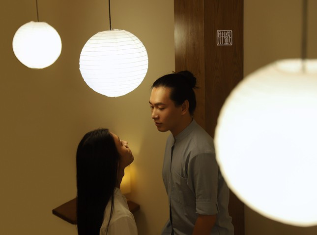 Hai chang trai hien tang toc cho benh nhan ung thu-Hinh-3