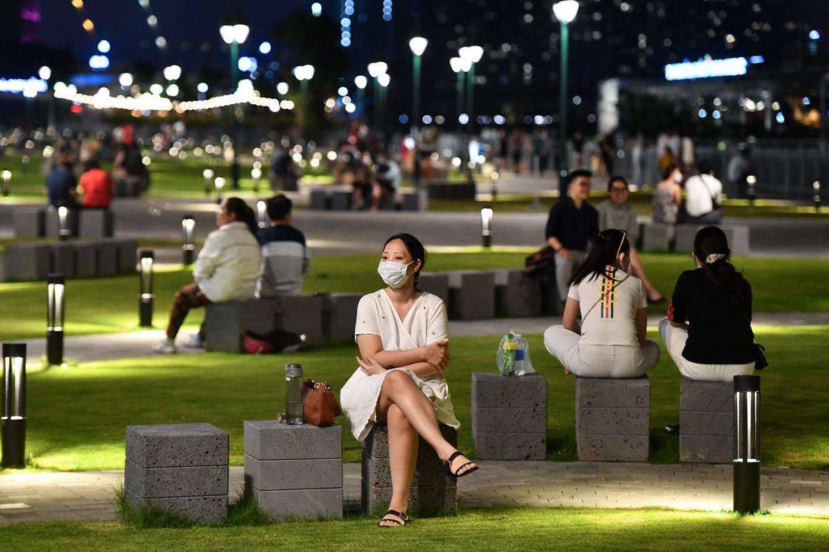 Phạm vi cải tạo bao gồm toàn bộ khu công viên bến Bạch Đằng từ cột cờ Thủ Ngữ đến ranh dự án Khu phức hợp Sài Gòn - Ba Son. Dự án cải tạo công viên có tổng kinh phí là 26 tỷ đồng từ nguồn xã hội hóa.