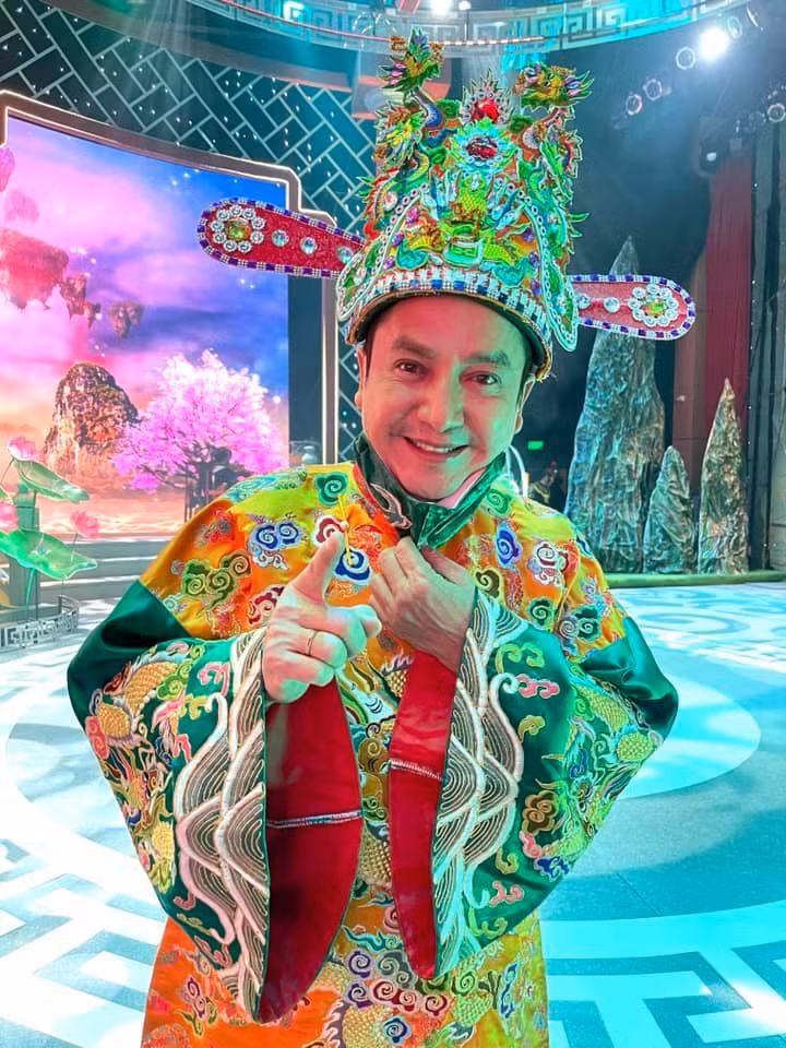 MC Thao Van bat khoc khi nghe tin dung dan Tao Quan 2022-Hinh-4