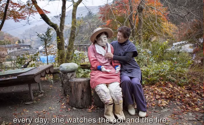 Ý tưởng kỳ quái này là của bà Ayano Tsukimi, vốn là một người sinh ra, lớn lên ở hòn đảo này.