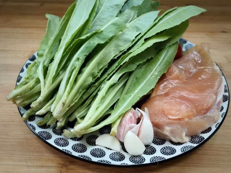 Loai rau “duoi phuong”, nguoi gia an ngu ngon, tre dung giam beo