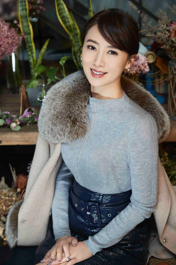 Thuc uong giai doc giup Hoa hau chau A da trang min o tuoi U60-Hinh-5