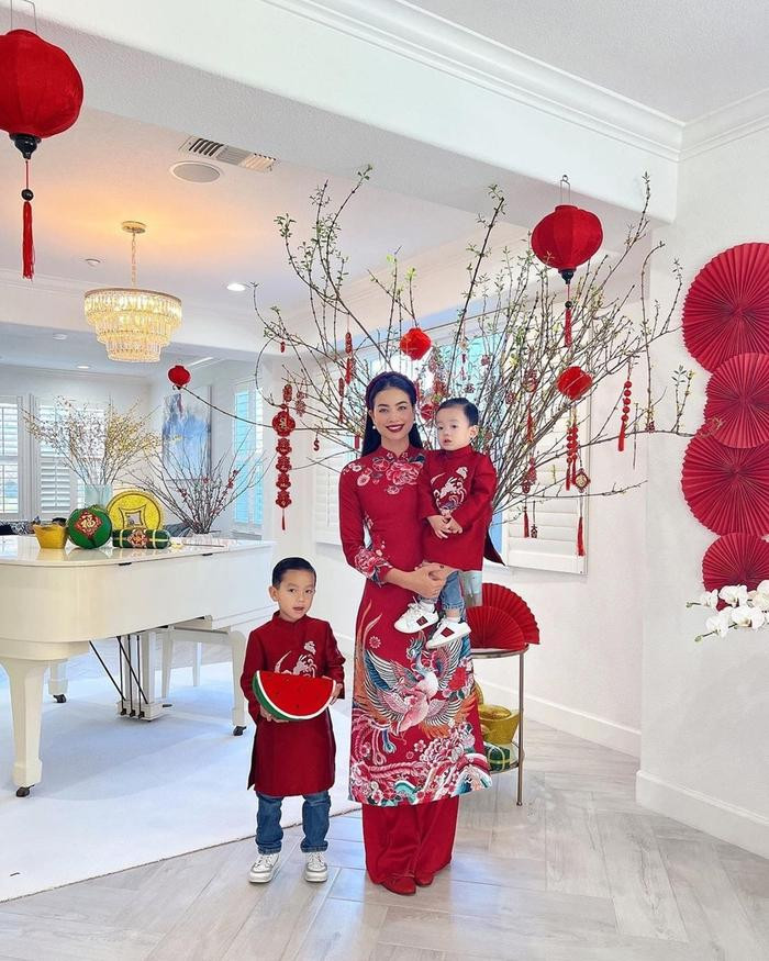 Di danh golf, Pham Huong khoe 