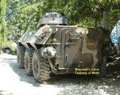 Cửa hậu LAV-300 cho binh lính ra vào.