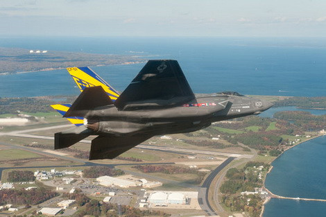 F-35C Lightning II bay trên căn cứ Patuxen River.