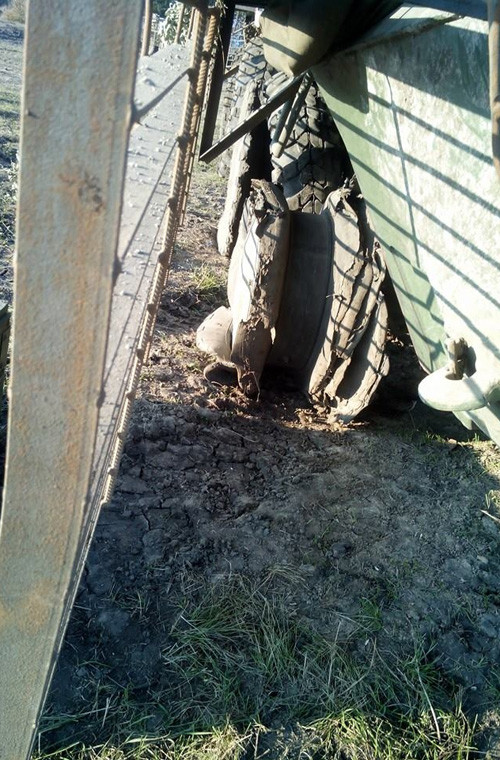 … và thậm chí là cả bao cát vốn hay dùng để bảo vệ công sự dã chiến.