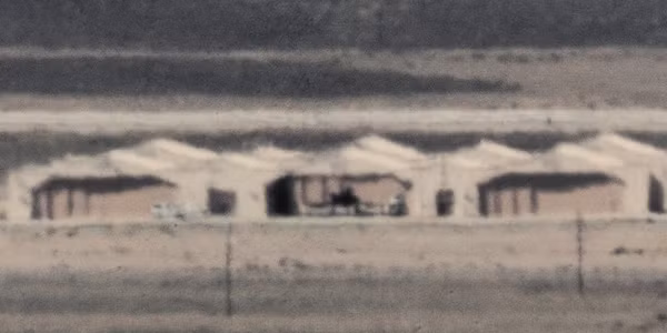 F-117 trong nhà chứa máy bay.