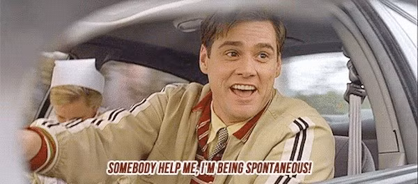 16. Làm điều gì đó kỳ quặc: Không sai, ai trong chúng ta rồi cũng sẽ có những lúc điên rồ nhất. YOLO đi, vì bạn chỉ sống có một lần mà!