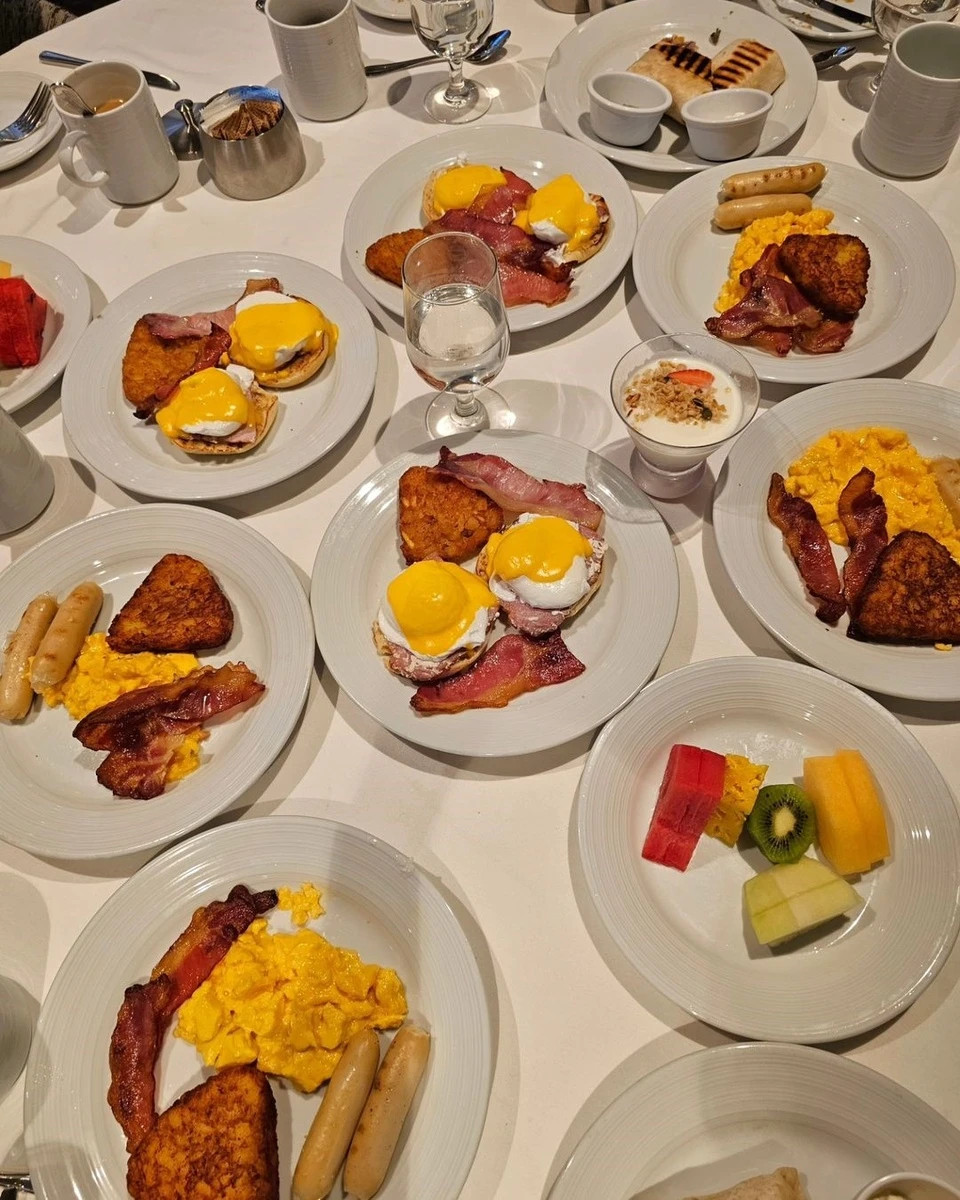 Khach Viet chi tien trieu sang Singapore trai nghiem sieu du thuyen-Hinh-12