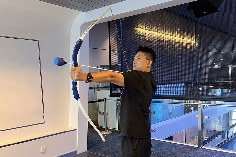 Khach Viet chi tien trieu sang Singapore trai nghiem sieu du thuyen-Hinh-7