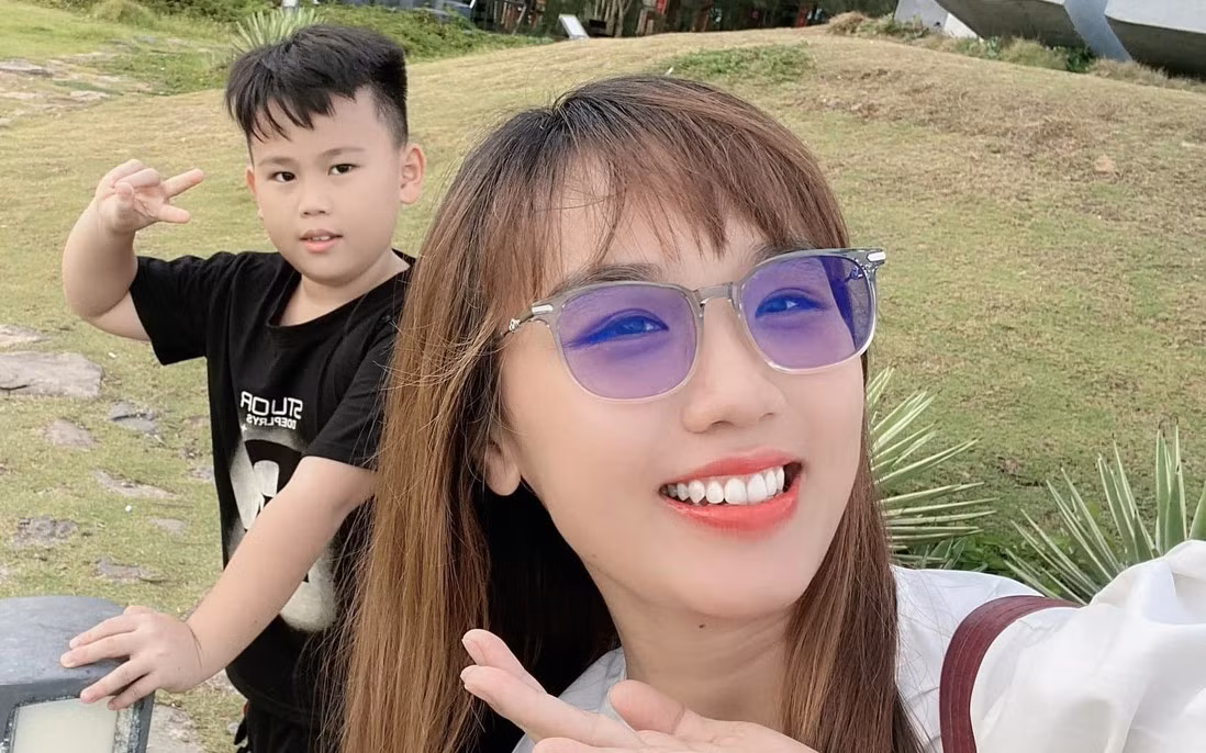 Ba me lai xe 2.240 km dua con trai du lich xuyen Viet