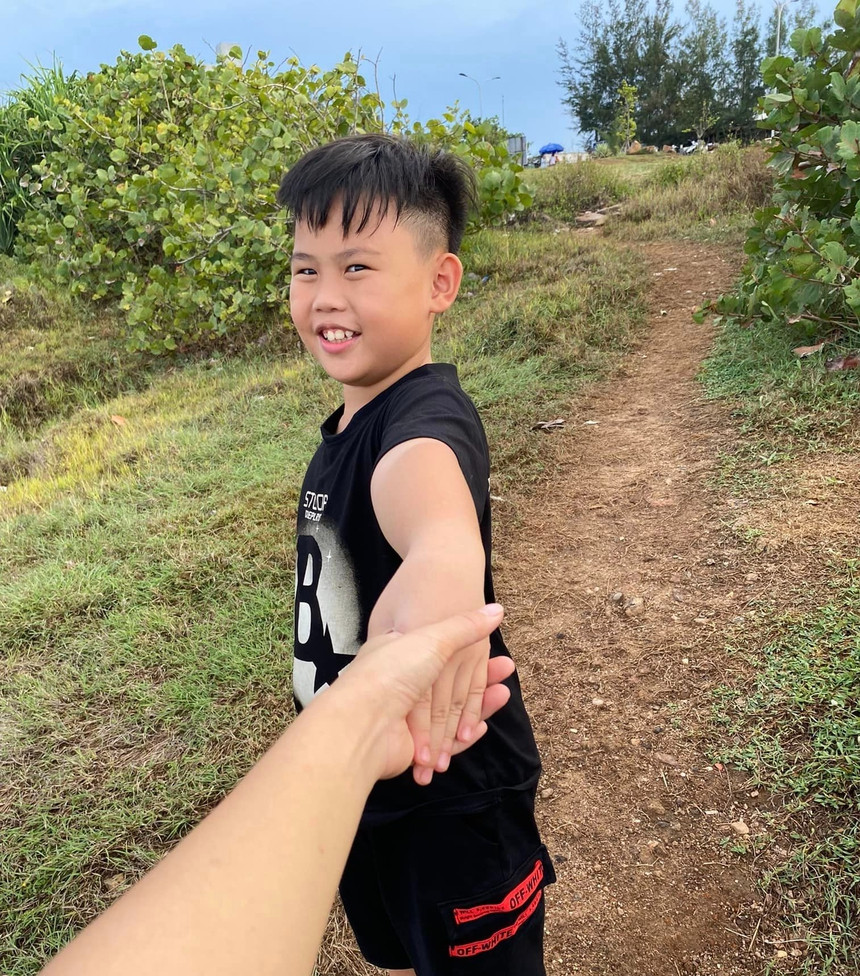 Ba me lai xe 2.240 km dua con trai du lich xuyen Viet-Hinh-6