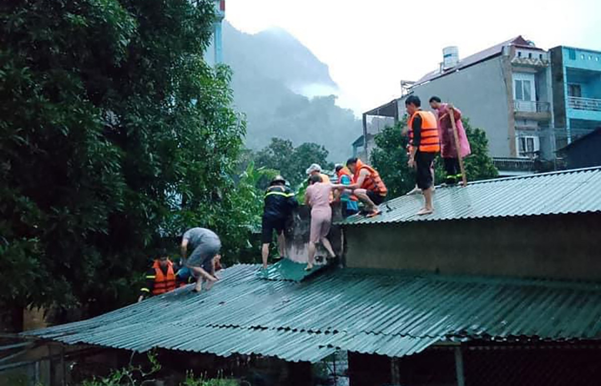 Mưa lớn, sạt lở đất ở Hà Giang khiến 3 người chết Mua lon, sat lo dat o Ha Giang khien 3 nguoi chet