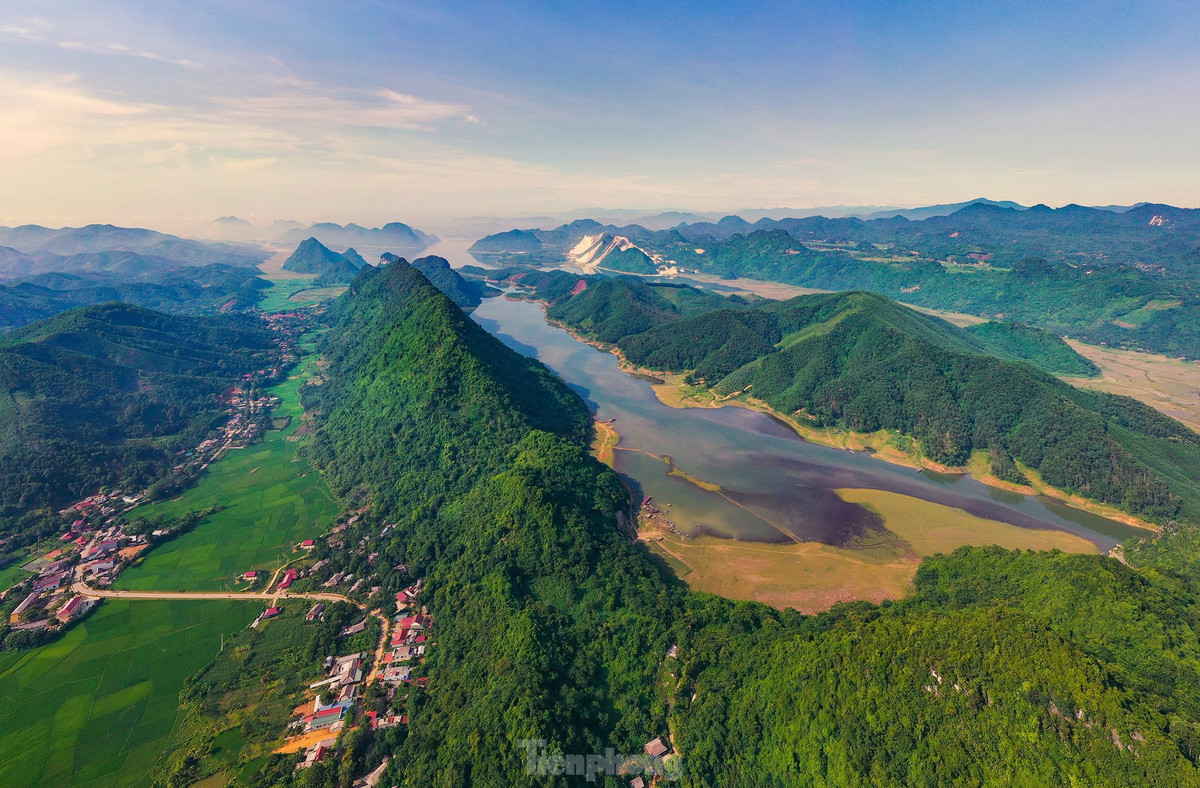 Quy hoạch xác định đây là Khu du lịch quốc gia trọng tâm của vùng trung du và miền núi Bắc Bộ với sản phẩm du lịch đặc trưng gắn với giá trị văn hóa dân tộc và hệ sinh thái hồ Thác Bà;