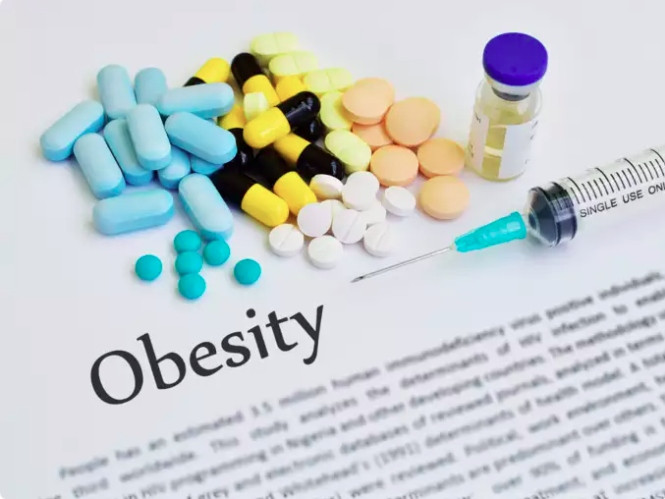 Mối liên hệ giữa BMI và sức khỏe tinh trùng: Duy trì cân nặng khỏe mạnh không chỉ cần thiết cho sức khỏe tổng thể mà nó cũng đóng vai trò quan trọng trong khả năng sinh sản của nam giới. Nghiên cứu từ Trường Y tế Công cộng Harvard đã tìm thấy mối tương quan đáng kể giữa béo phì và sức khỏe tinh trùng. Đàn ông có chỉ số BMI cao không chỉ có nguy cơ có số lượng tinh trùng thấp hơn mà còn có nhiều khả năng không tạo ra tinh trùng. Vì vậy, việc theo dõi những con số đó trên cân sẽ giúp tăng cơ hội thụ thai của bạn.