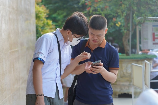 Diem chuan vao lop 10 Truong THPT Chuyen Khoa hoc Tu nhien