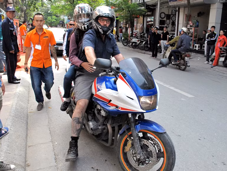 Dàn mô tô tụ hội về đây khá đa dạng, hầu hết đều thuộc thương hiệu của những dòng mô tô danh tiếng