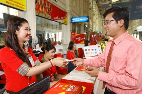 10.000 vé giá 100.000 đồng được áp dụng cho 3 đường bay Hà Nội - Huế, Hà Nội – Buôn Ma Thuột và Hồ Chí Minh – Quy Nhơn.