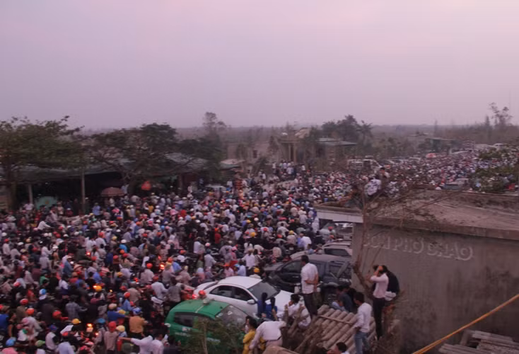 Tuyến đường Bắc Nam bị tê liệt hoàn toàn theo cả 2 hướng từ trưa ngày 13/10...