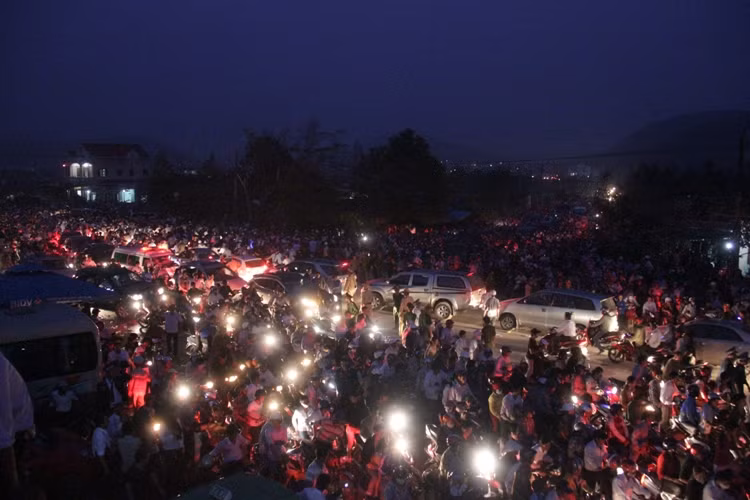 Kéo dài đến hơn 19h cùng ngày vẫn chưa được giải tỏa