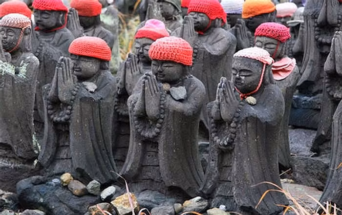 Chính vì vậy mà khu vực này trở nên rất nổi tiếng và trở thành điểm tham quan lý thú đối với cả người dân Nhật Bản lẫn du khách nước ngoài.