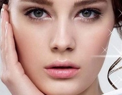 6. Nhân trung rõ, dài, sâu: Nếu nhân trung của người phụ nữ rõ lại dài và sâu, có nghĩa là khả năng sinh sản của cô ấy rất tốt, có thể sinh ra những đứa con được di truyền tướng mạo tốt, hơn nữa con sinh ra thông minh nhiều phúc, tâm tính lương thiện, tương lai gặt hái được nhiều thành tựu lớn. Ngoài ra nhân trung sâu dài cũng dấu hiệu cho thấy tuổi thọ tốt.