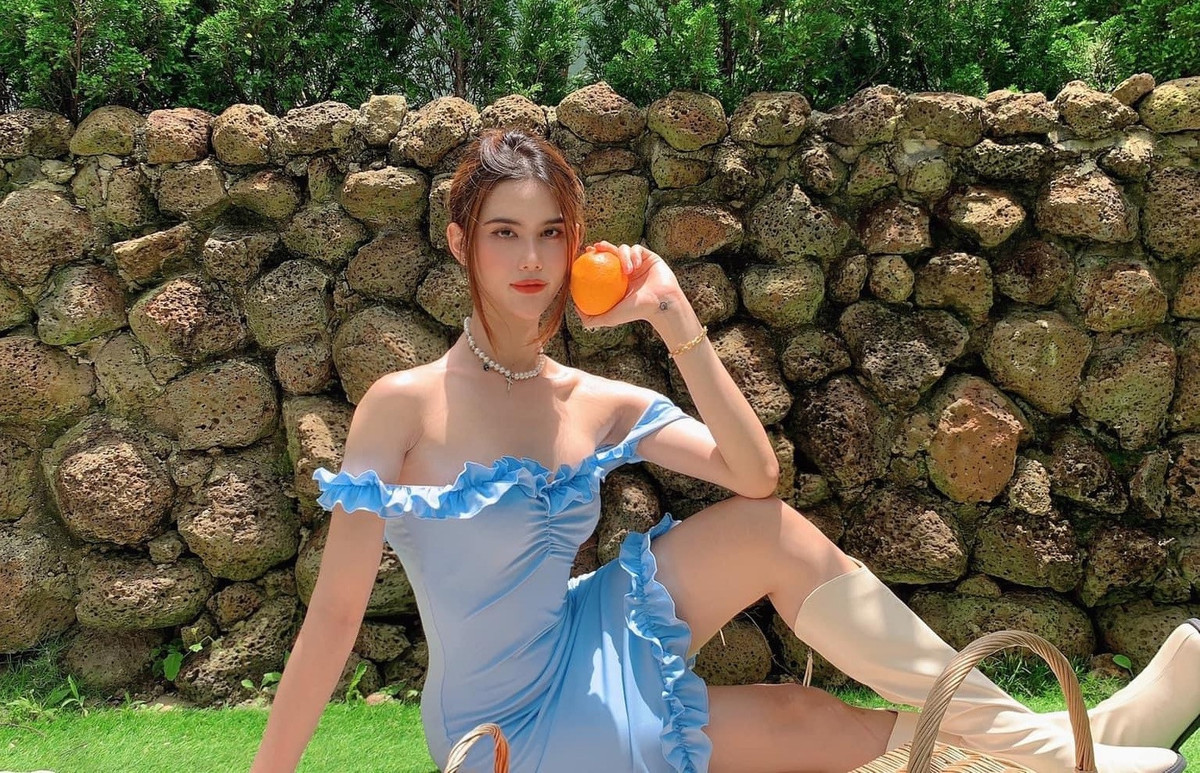 Thiên Hân hạnh phúc khi được giám khảo Lukkade chọn về đội Thủy Tiên: "Tôi sẽ chứng minh lựa chọn đó là chính xác, ngoài chuyên môn ngân hàng, tôi có nhiều thế mạnh khác". Chia sẻ về huấn luyện viên của mình, cô cho biết Thủy Tiên khá điềm tĩnh và xử lý tình huống thông minh. Hoạt động trong đội vàng, người đẹp học được nhiều điều giúp ích cho công việc và cuộc sống.