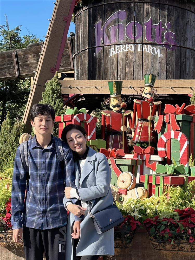 Con trai của Jennifer Phạm - Quang Dũng bảnh bao, cao 1m90 - Hình 3 Con trai cua Jennifer Pham - Quang Dung banh bao, cao 1m90-Hinh-3